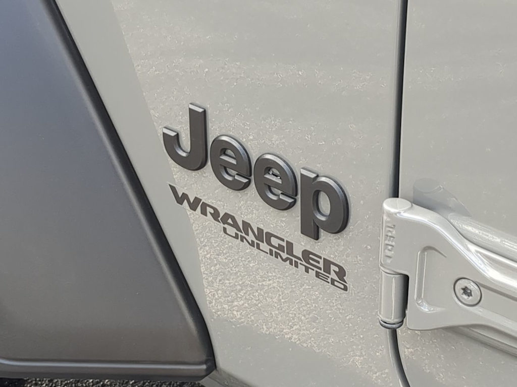Thumbnail: 2022 Jeep Wrangler - 26