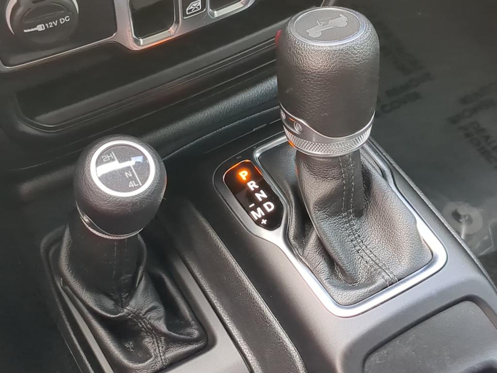 Thumbnail: 2022 Jeep Wrangler - 16