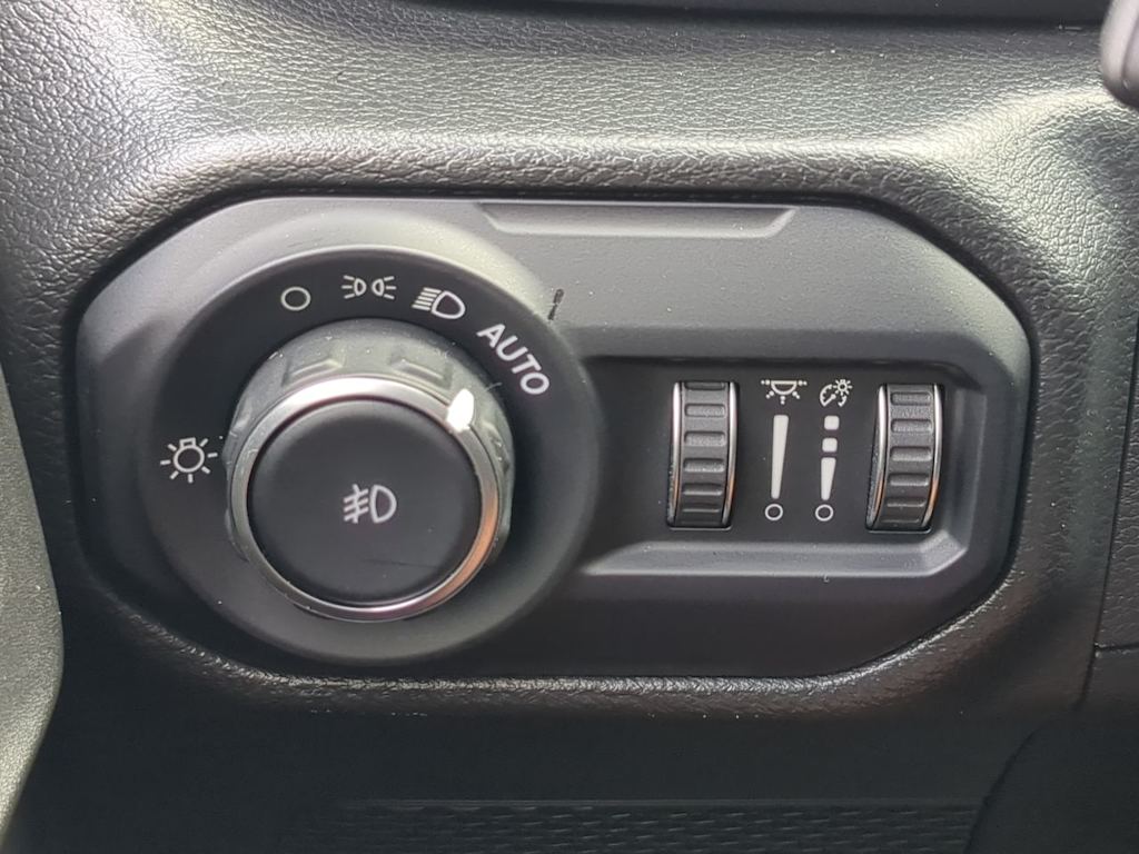 Thumbnail: 2022 Jeep Wrangler - 38