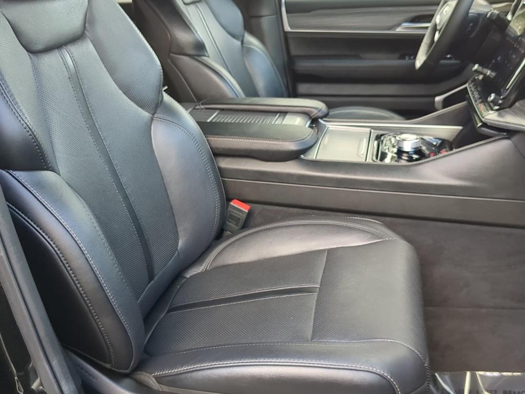 Thumbnail: 2024 Jeep Wagoneer - 11