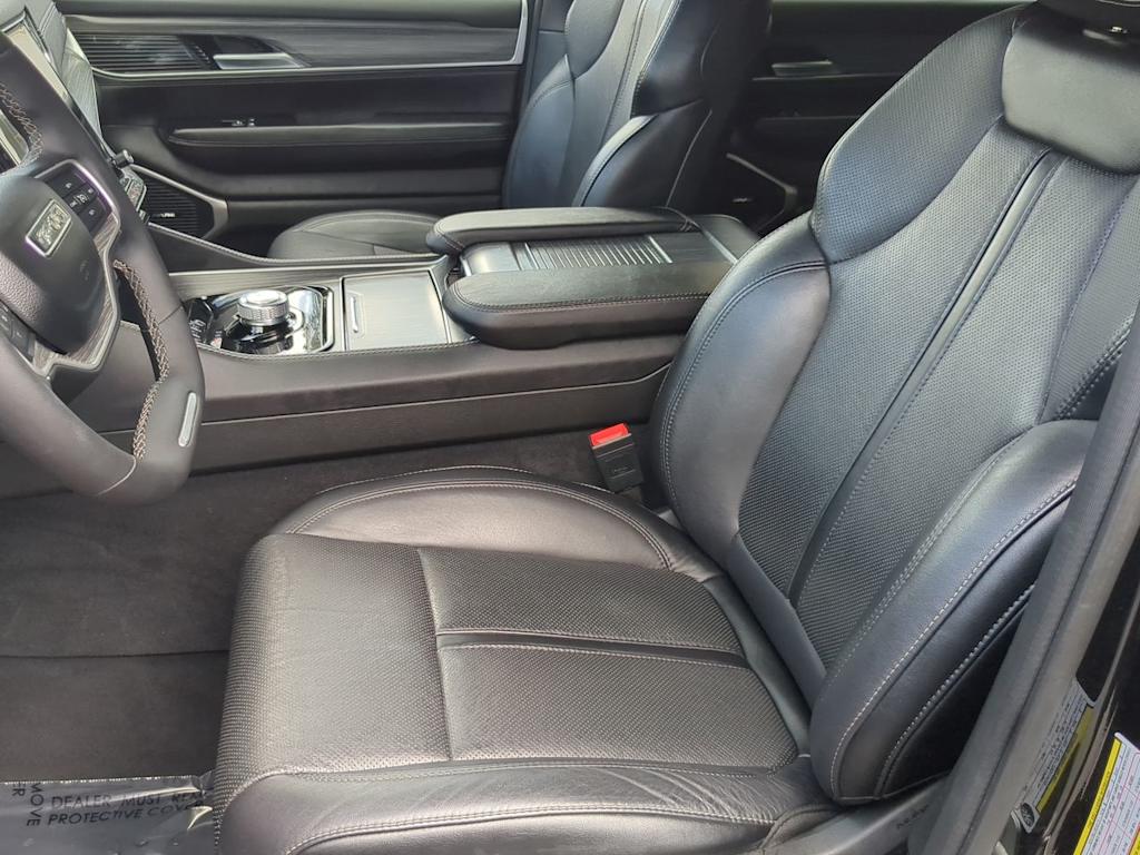 Thumbnail: 2024 Jeep Wagoneer - 10