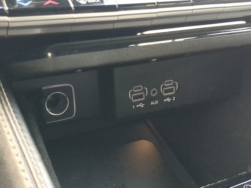 Thumbnail: 2024 Jeep Wagoneer - 34