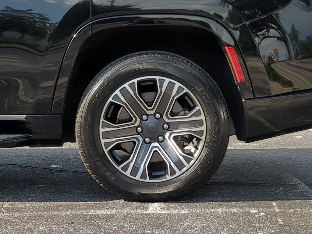 Thumbnail: 2024 Jeep Wagoneer - 7