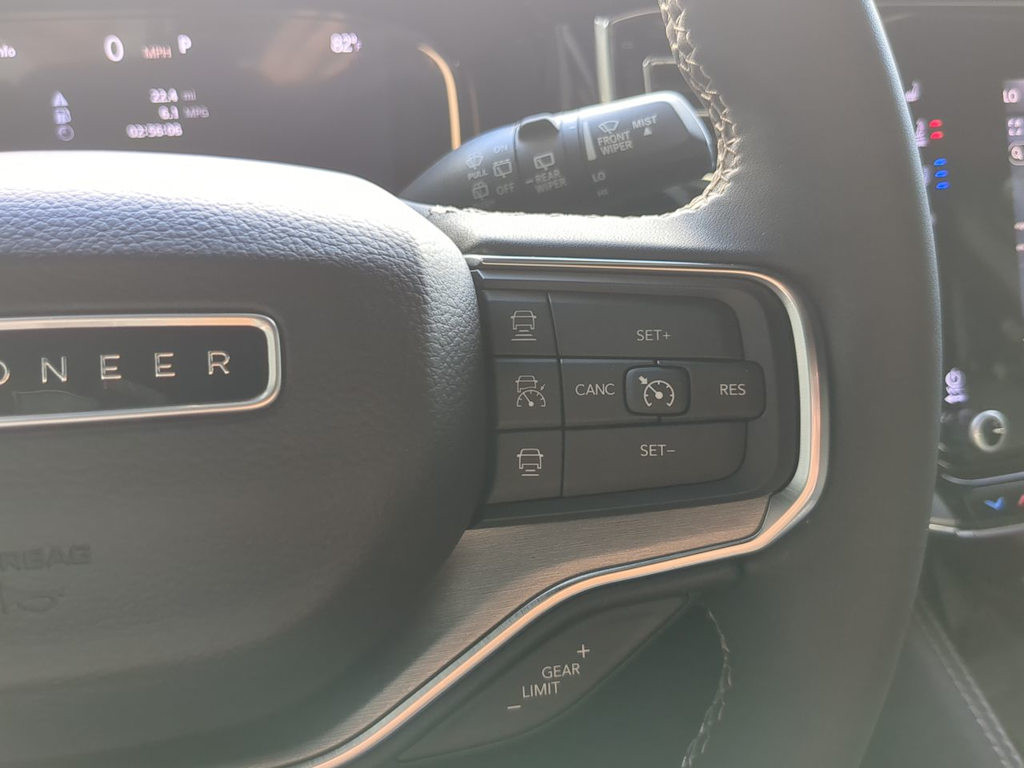 Thumbnail: 2024 Jeep Wagoneer - 30