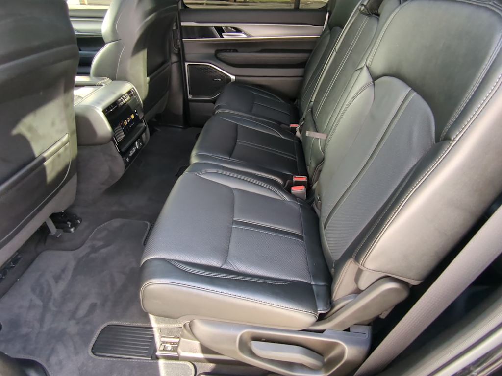 Thumbnail: 2024 Jeep Wagoneer - 26
