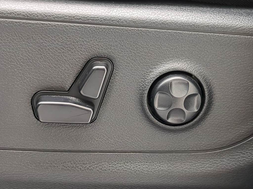 2021 RAM 1500 Rebel 26