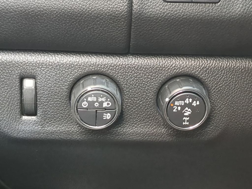 Thumbnail: 2019 Chevrolet Colorado - 36