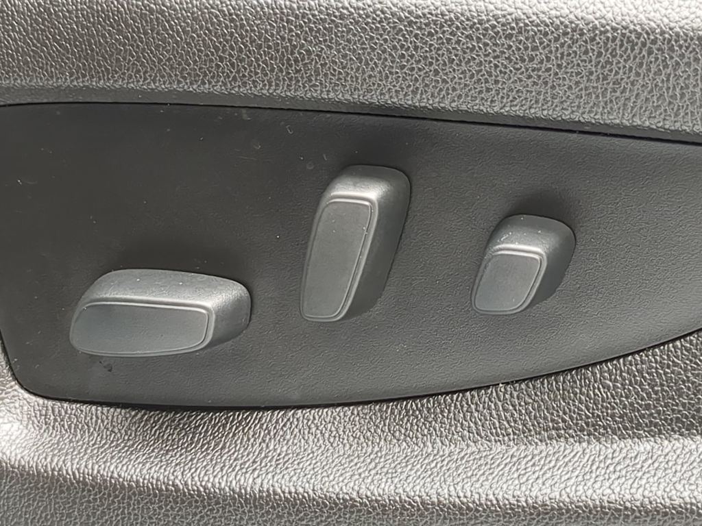 Thumbnail: 2017 GMC Yukon - 25