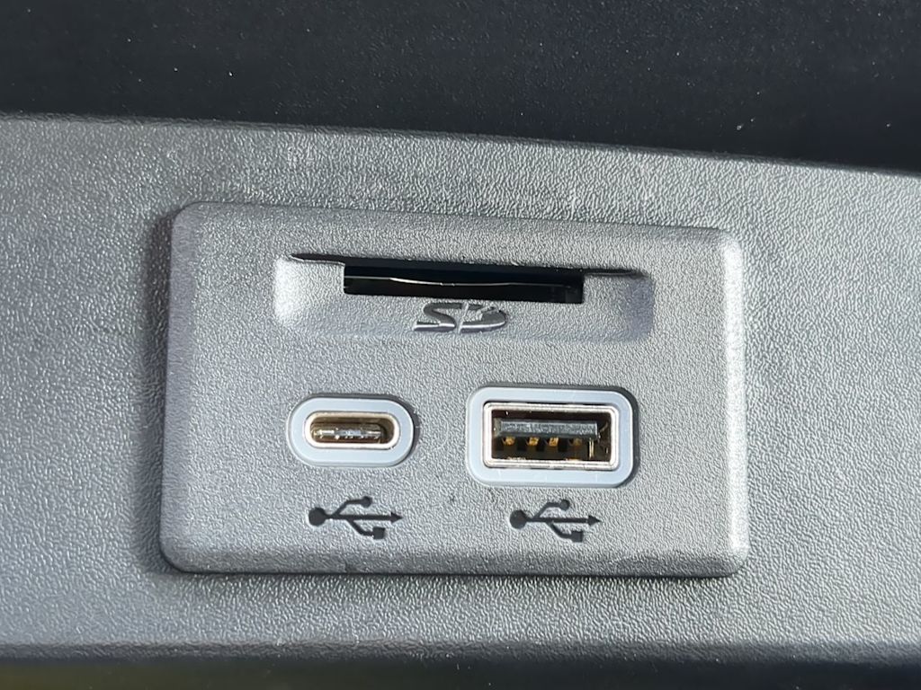 Thumbnail: 2021 Chevrolet Tahoe - 30