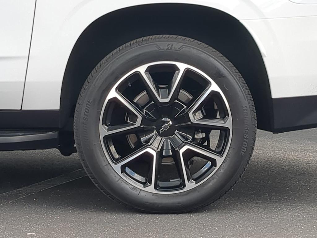 Thumbnail: 2024 Chevrolet Suburban - 6
