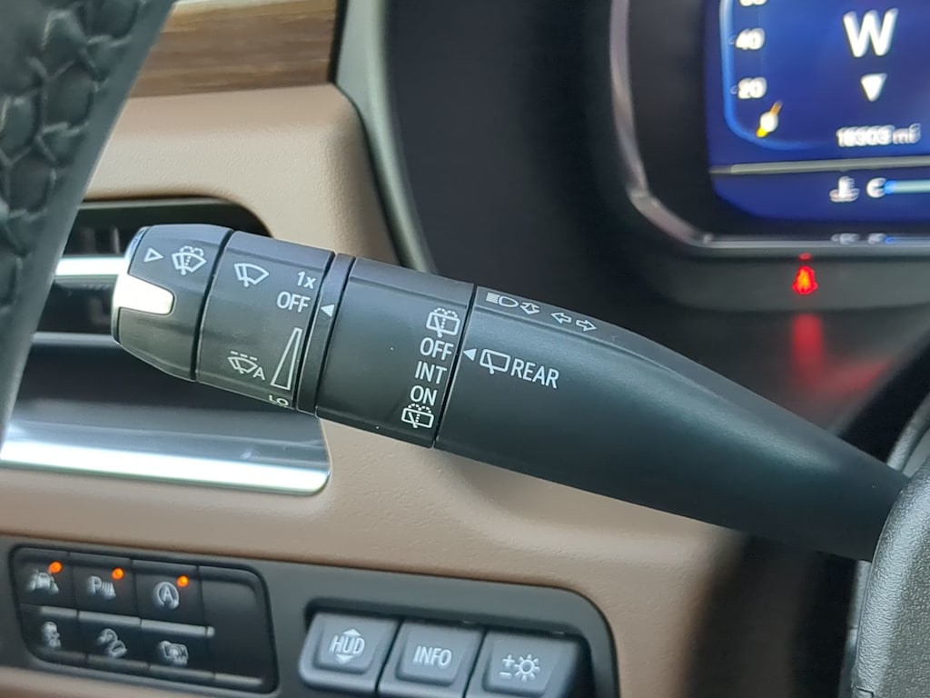 Thumbnail: 2024 Chevrolet Tahoe - 33