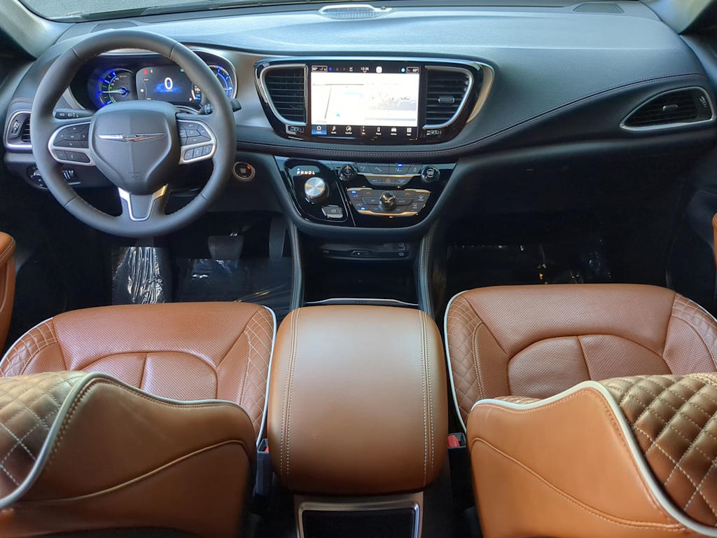 Thumbnail: 2024 Chrysler Pacifica - 10