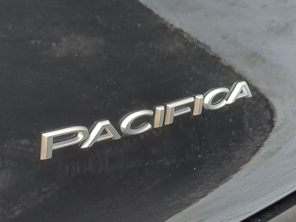 Thumbnail: 2024 Chrysler Pacifica - 7