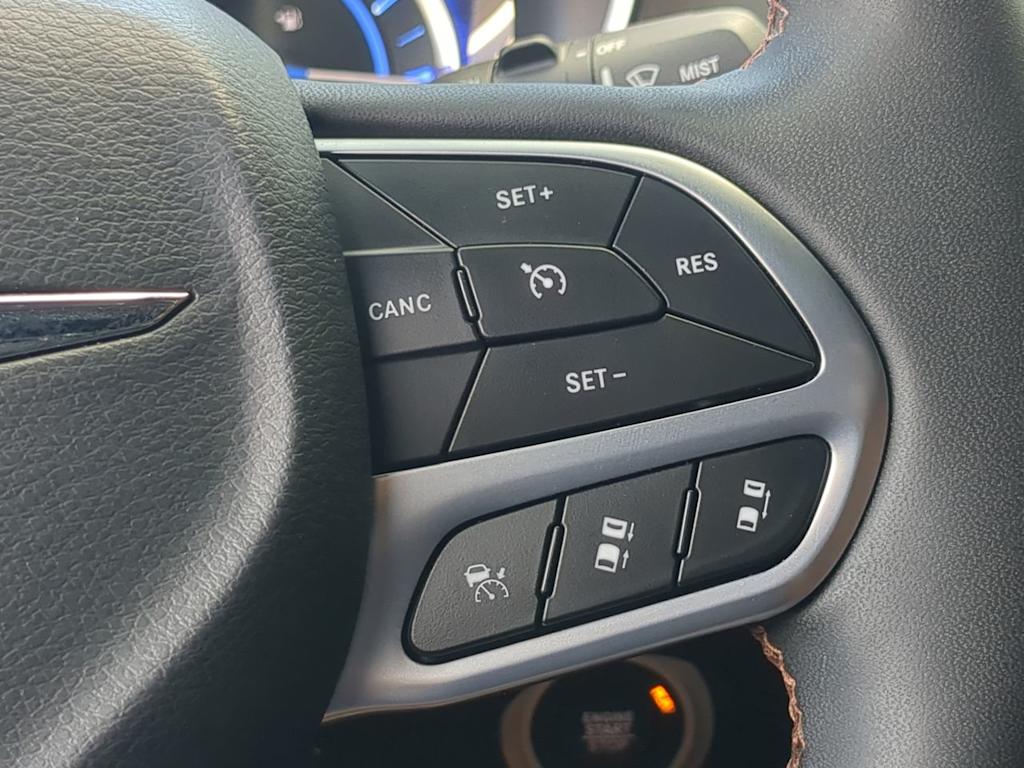 Thumbnail: 2024 Chrysler Pacifica - 32