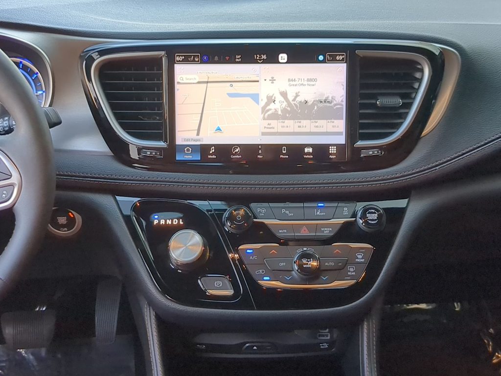 Thumbnail: 2024 Chrysler Pacifica - 15