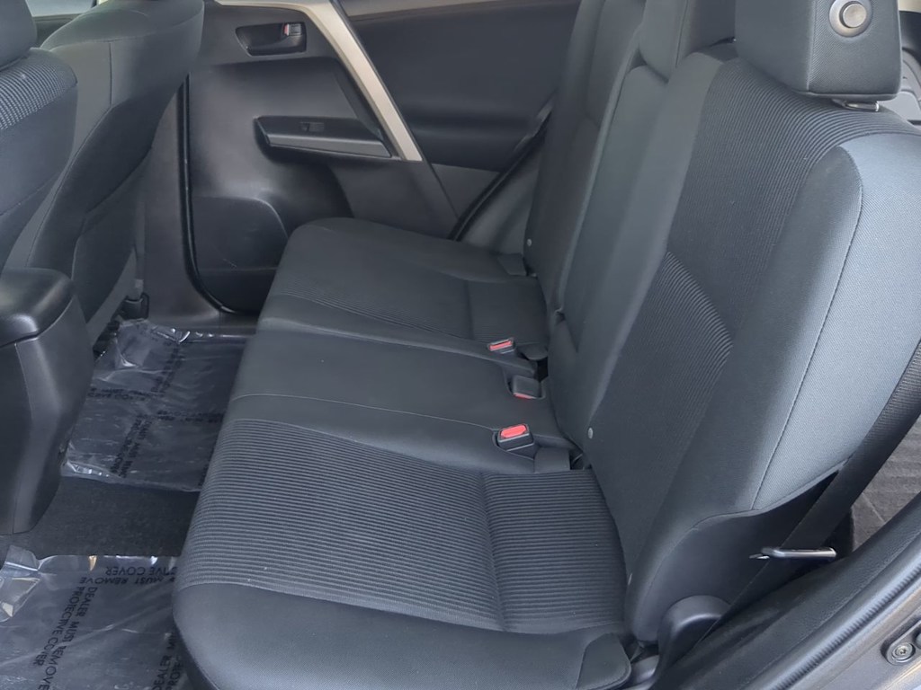 Thumbnail: 2016 Toyota RAV4 - 11