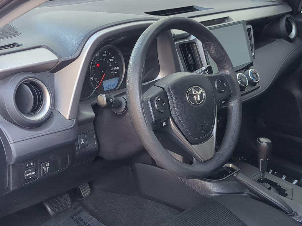 Thumbnail: 2016 Toyota RAV4 - 2