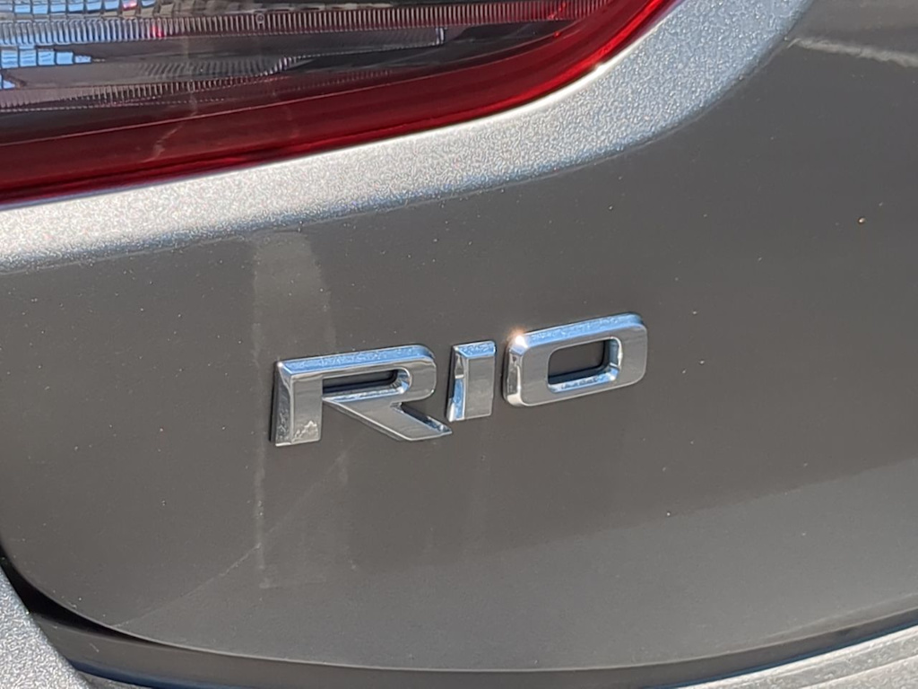 Thumbnail: 2022 Kia Rio - 25