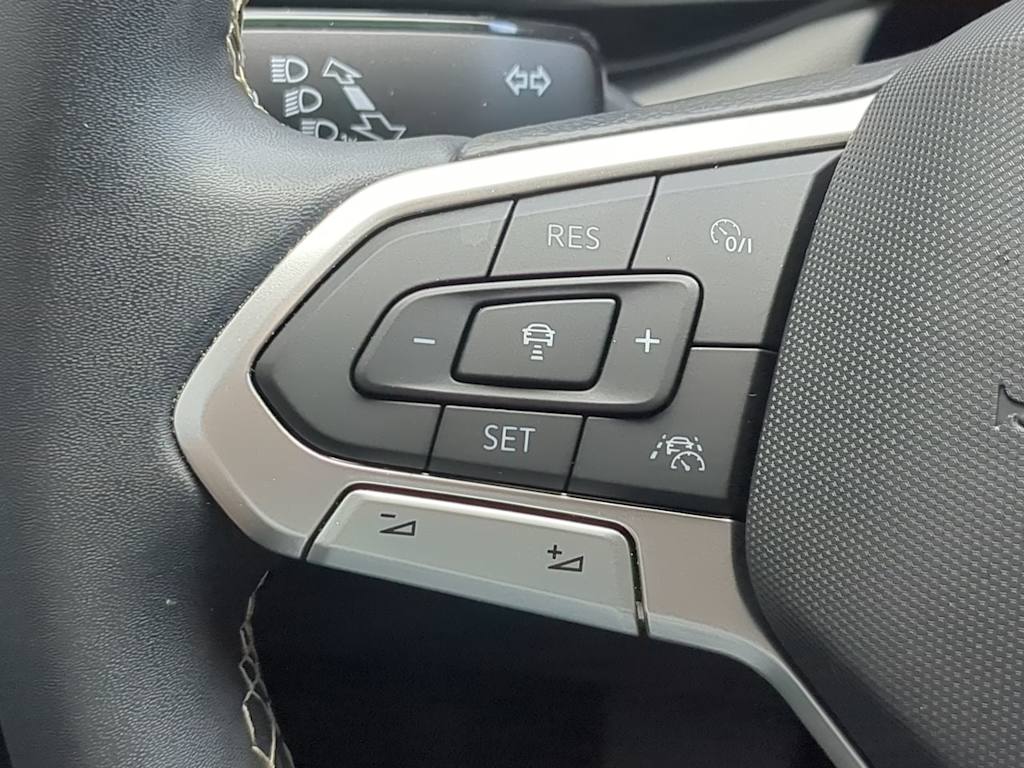 Thumbnail: 2023 Volkswagen Taos - 30