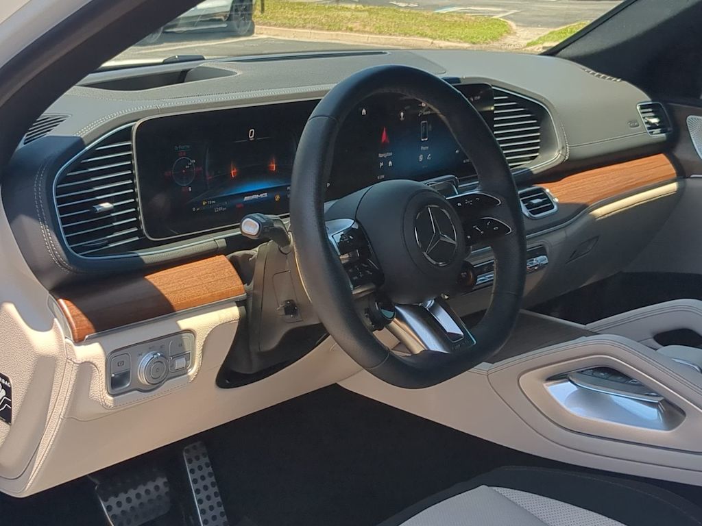 Thumbnail: 2025 Mercedes-Benz GLE - 2