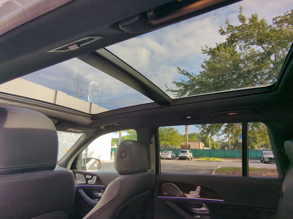 Thumbnail: 2024 Mercedes-Benz GLS - 29