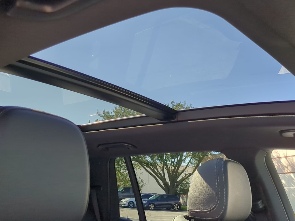 Thumbnail: 2025 Mercedes-Benz GLS - 26