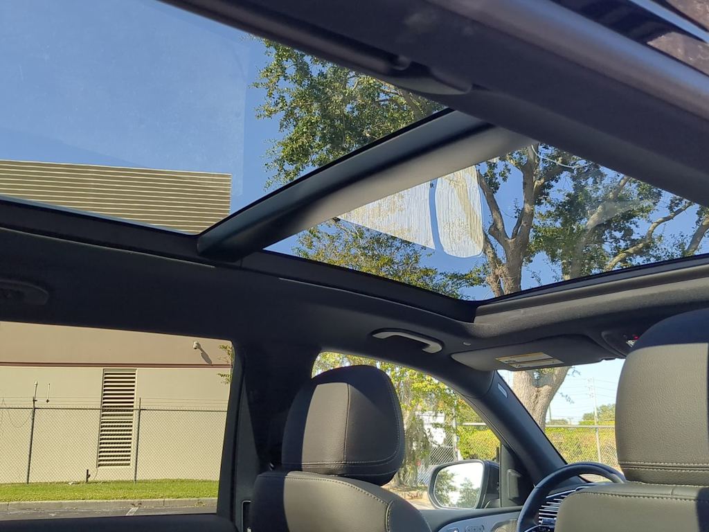 Thumbnail: 2025 Mercedes-Benz GLS - 28