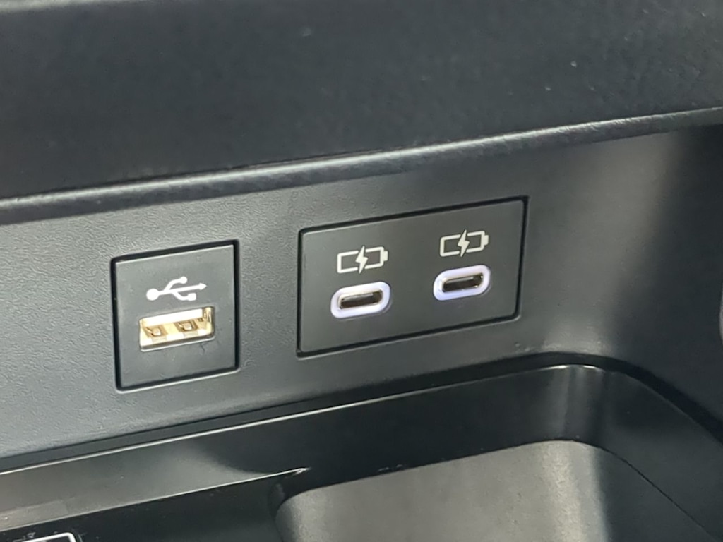 Thumbnail: 2025 Toyota Camry - 33