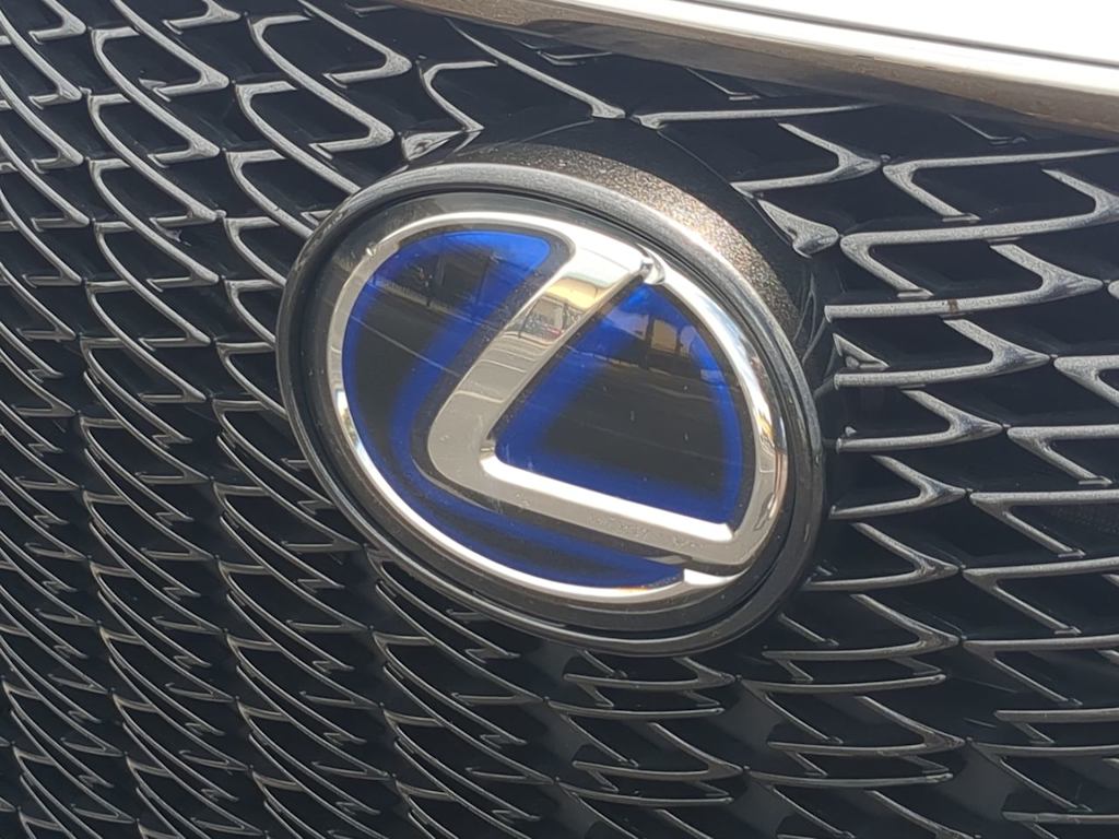 Thumbnail: 2022 Lexus ES - 6