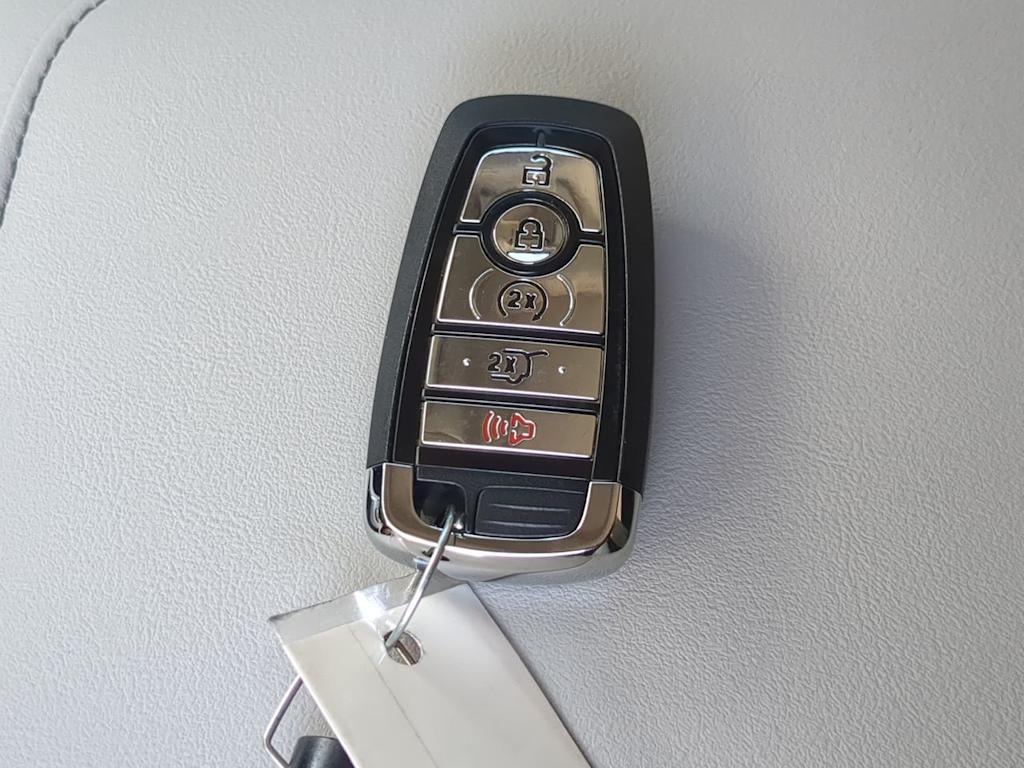 Thumbnail: 2025 Lincoln Aviator - 16