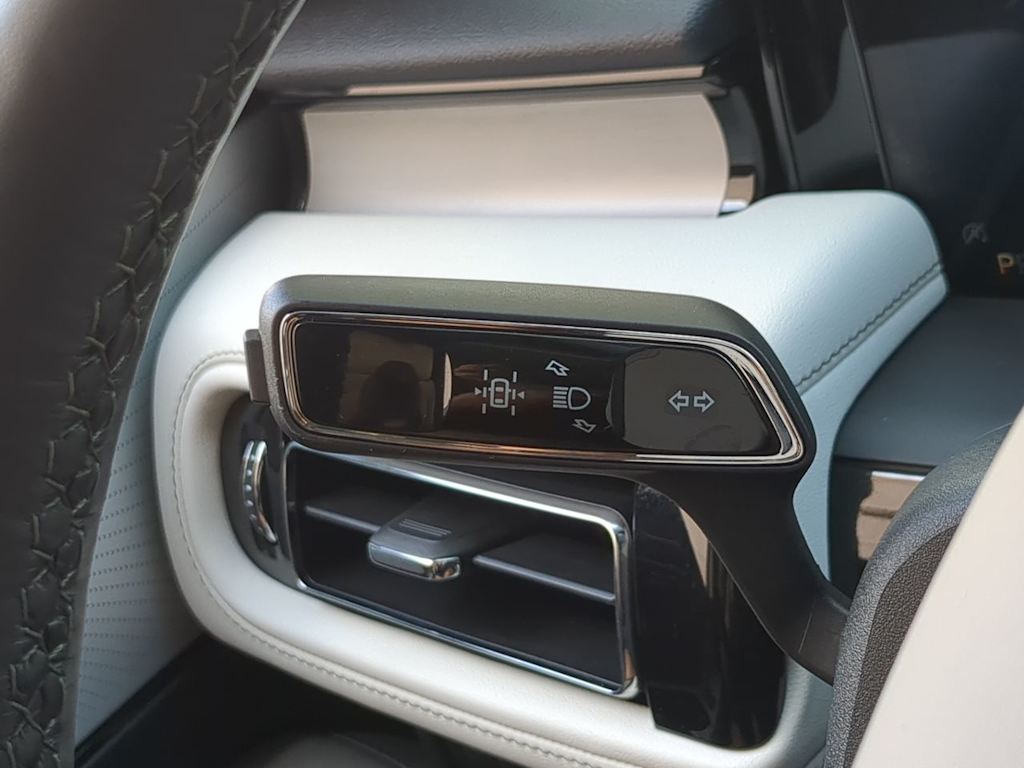 Thumbnail: 2025 Lincoln Aviator - 33