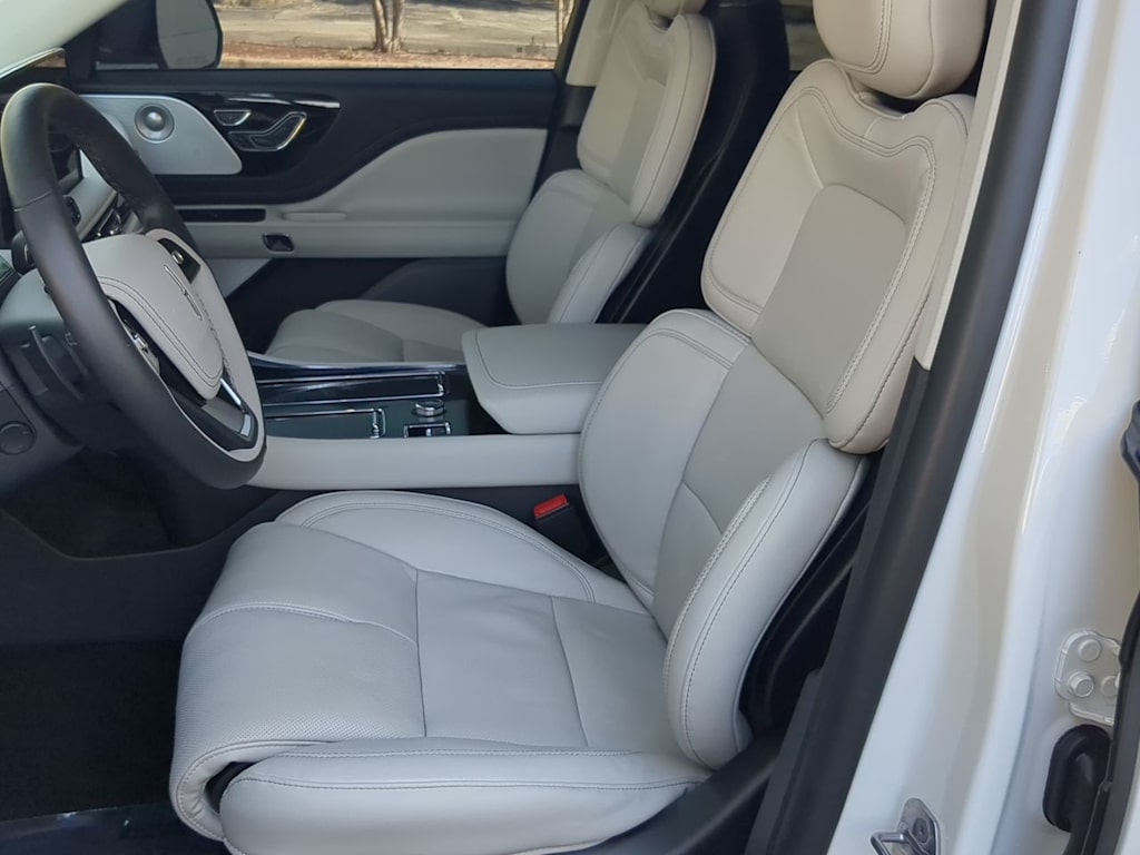 Thumbnail: 2025 Lincoln Aviator - 9