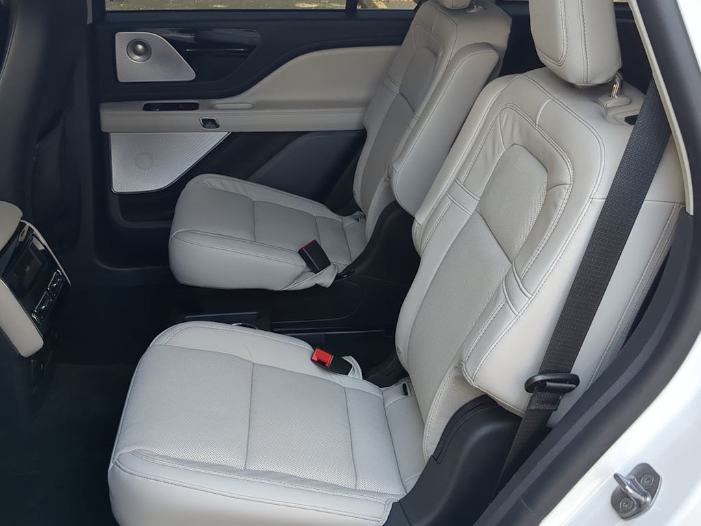 Thumbnail: 2025 Lincoln Aviator - 11