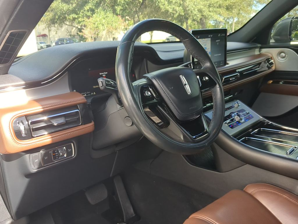 Thumbnail: 2022 Lincoln Aviator - 2