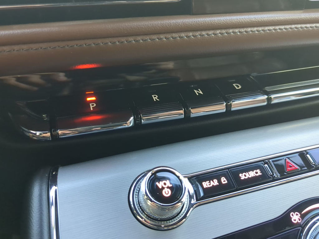Thumbnail: 2022 Lincoln Aviator - 35