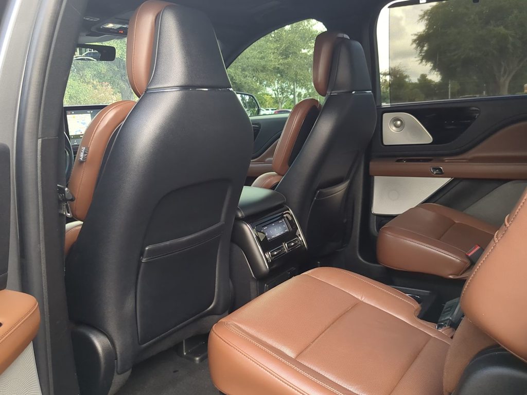 Thumbnail: 2022 Lincoln Aviator - 12