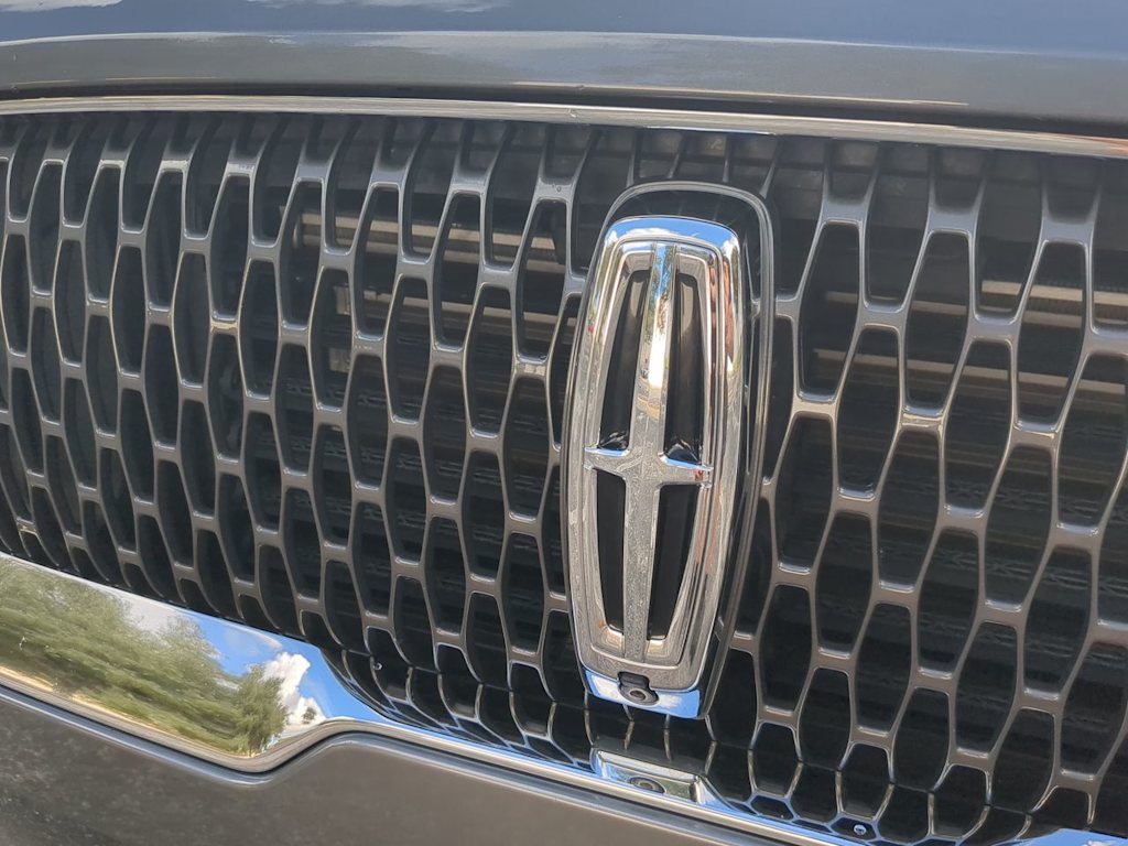 Thumbnail: 2022 Lincoln Aviator - 6