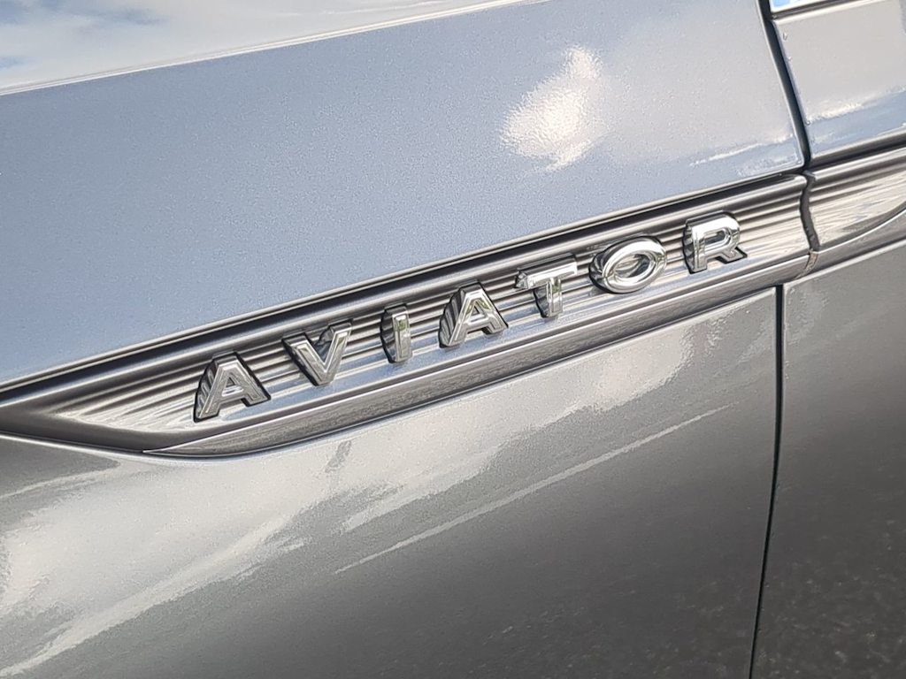 Thumbnail: 2022 Lincoln Aviator - 23