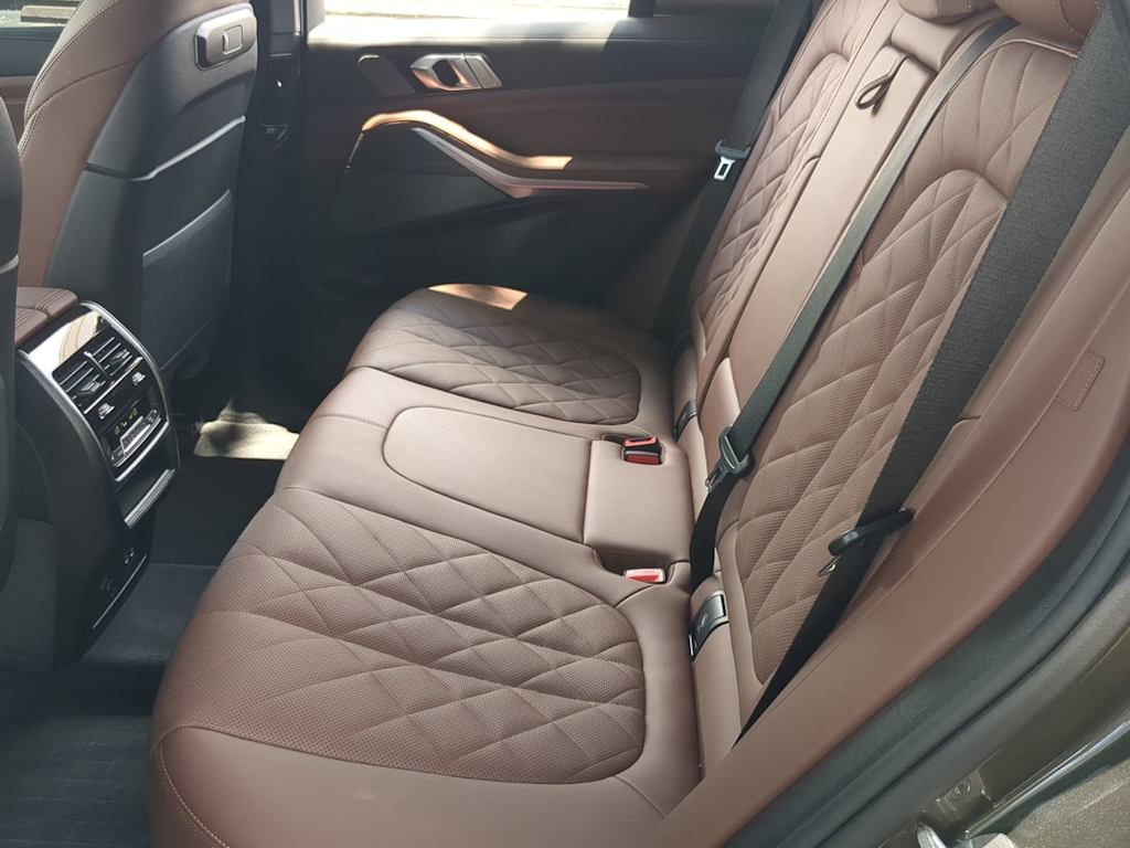 Thumbnail: 2026 BMW X5 - 13