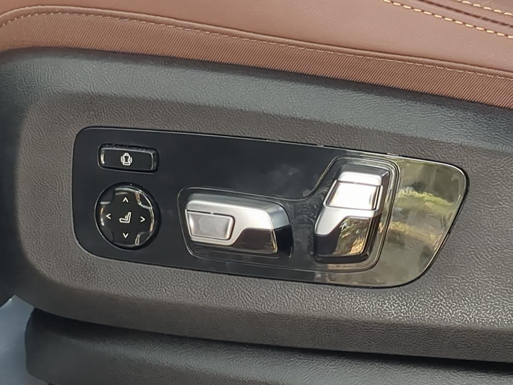 Thumbnail: 2026 BMW X5 - 27