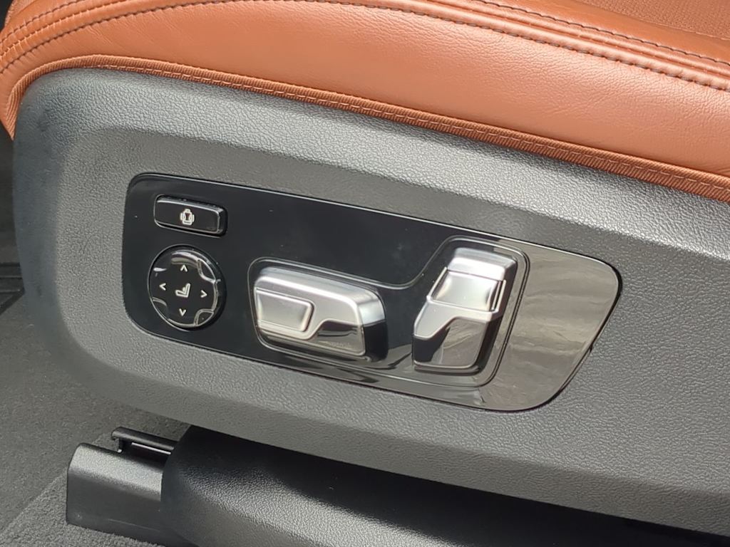 Thumbnail: 2025 BMW X7 - 27