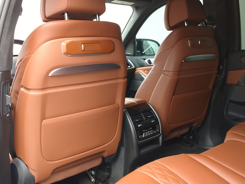 Thumbnail: 2025 BMW X7 - 11
