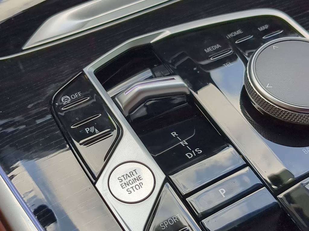 Thumbnail: 2024 BMW X7 - 16