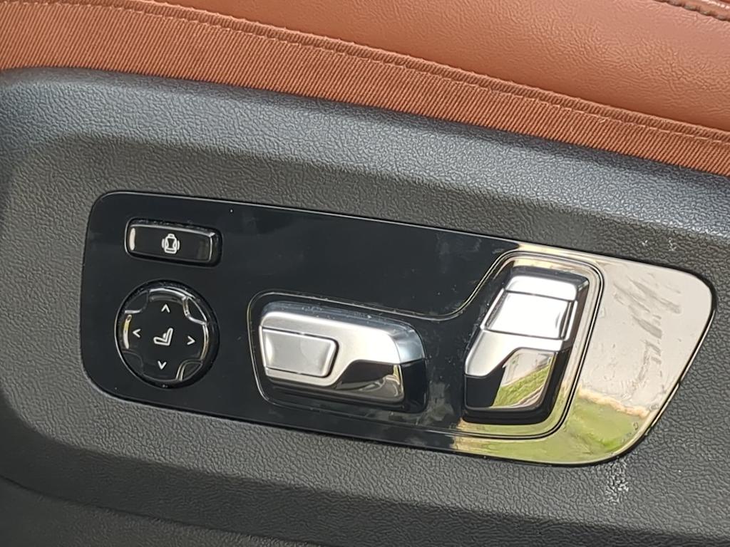 Thumbnail: 2024 BMW X7 - 26