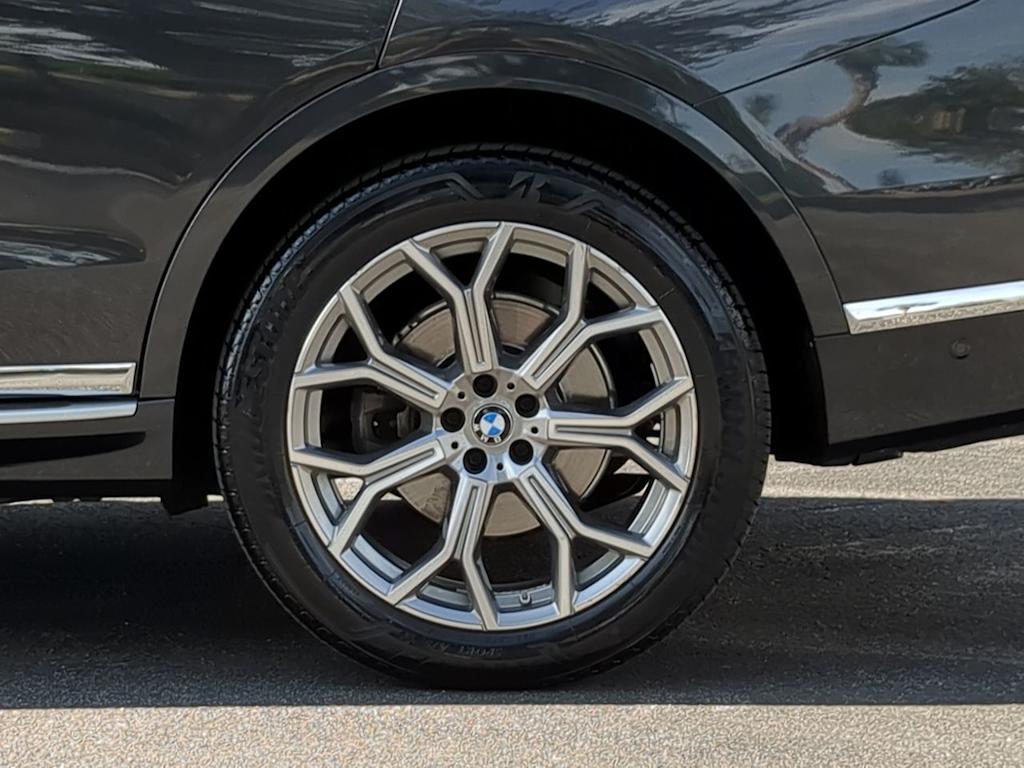 Thumbnail: 2021 BMW X7 - 8