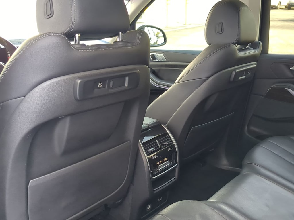 Thumbnail: 2021 BMW X7 - 12