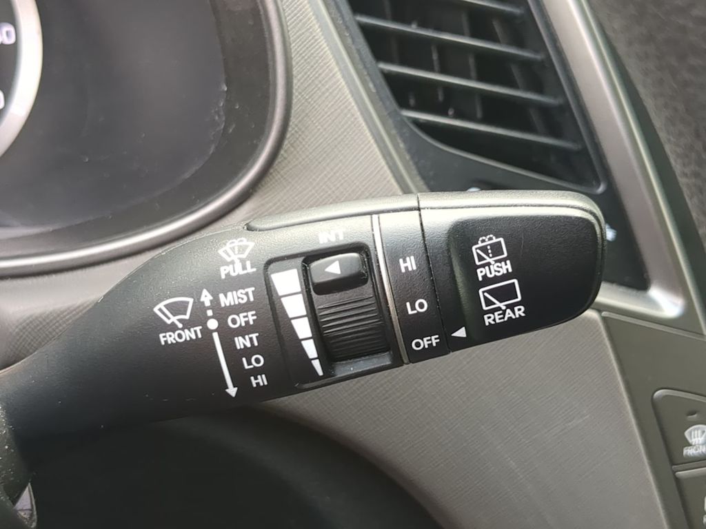 Thumbnail: 2017 Hyundai Santa Fe - 31