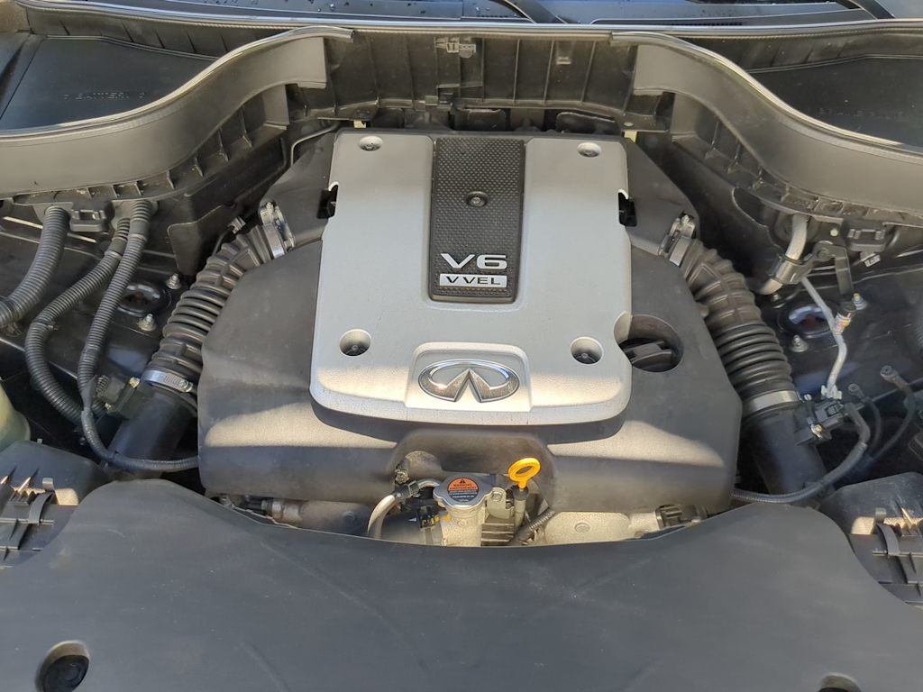 Thumbnail: 2015 INFINITI QX70 - 9
