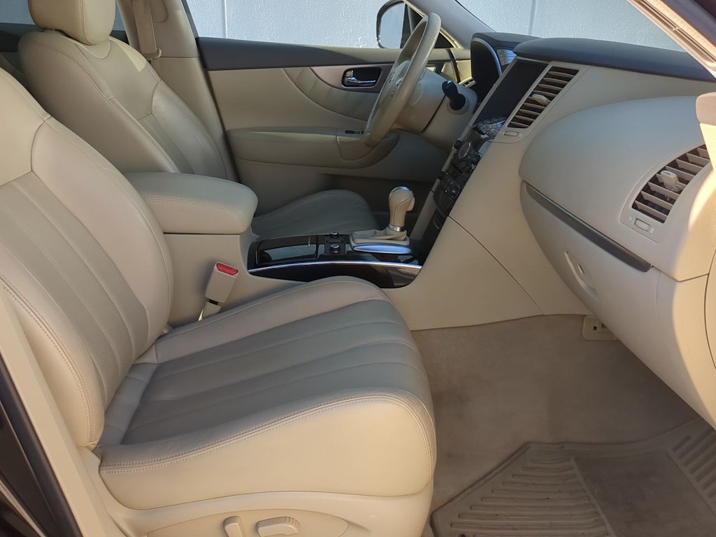 Thumbnail: 2015 INFINITI QX70 - 12
