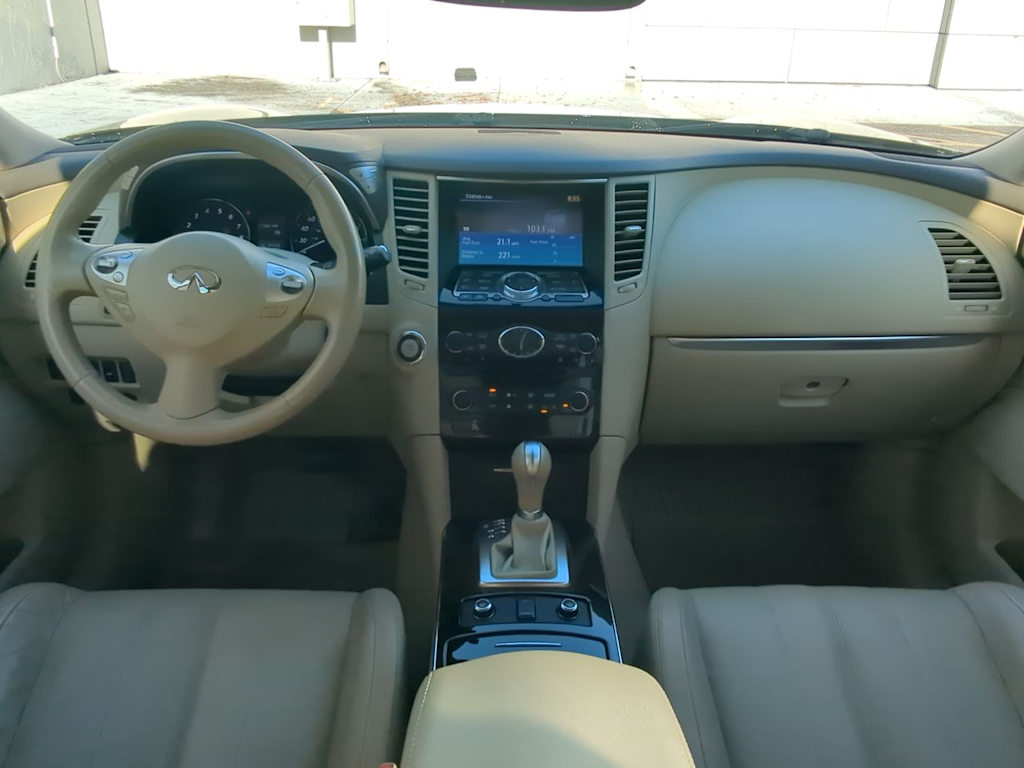 Thumbnail: 2015 INFINITI QX70 - 10